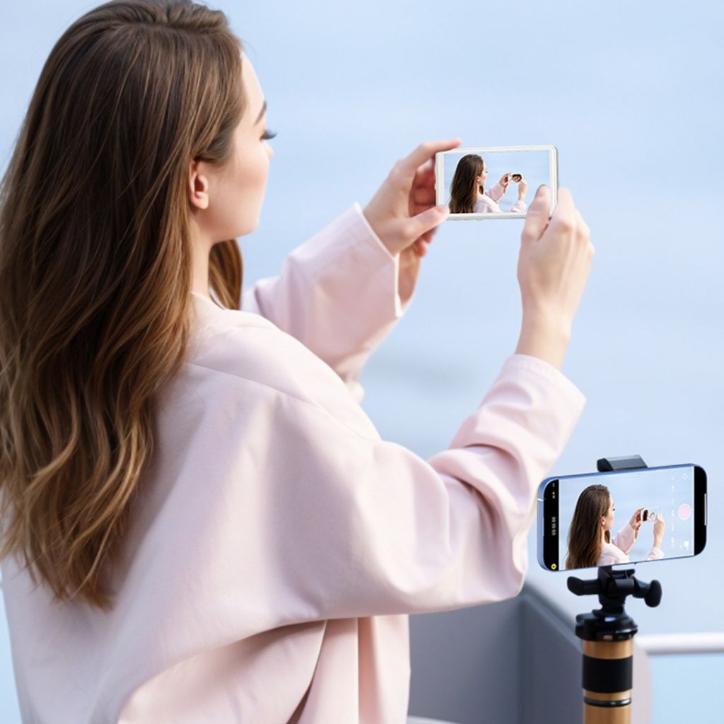 Content Creator Magnetic Selfie Screen